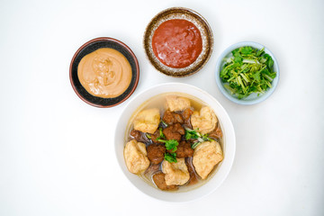 Chinese traditional snacks are Fried bean curd soup. Fried bean curd