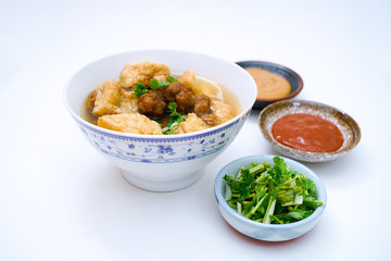 Chinese traditional snacks are Fried bean curd soup. Fried bean curd