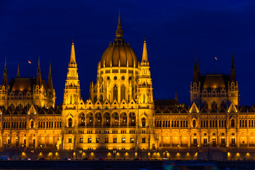Fototapeta na wymiar Hungarian Parliament Building Dome at night.