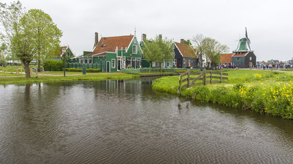 Fototapeta premium Tradycyjna architektura w Zaanse Schans - Holandia Holandia