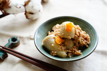 里芋のそぼろ煮