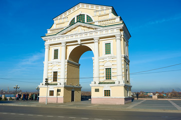 Fototapeta na wymiar the city of Irkutsk, Irkutsk region, Russia. Moscow gate on the embankment of the Angara River in the city of Irkutsk, Empire style, renaissance. Irkutsk city