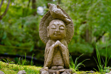 Obraz premium 京都 大原 三千院 わらべ地蔵