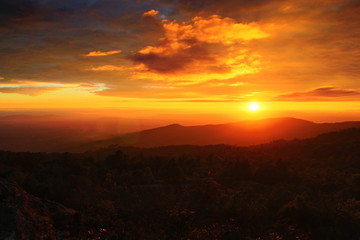 Fototapeta premium Sunset on a mountain view in Thailand