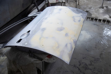 Bodywork on the car. Preparing the car for painting.