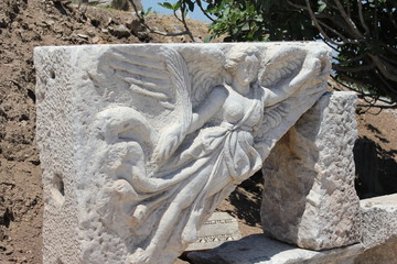 efez anioł rzeźba