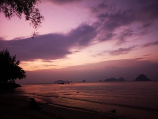 Fototapeta na wymiar Morgengrauen krabi Thailand