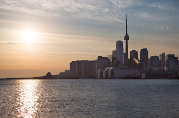 Fototapeta premium View of Toronto Skyline at Sunset