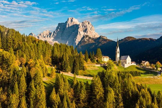 Pelmo 이미지 찾아보기 1,587 스톡 사진, 벡터 및 비디오 Adobe Stock