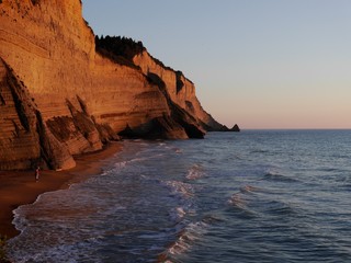 Fototapeta na wymiar korfu logas beach,klify. wschód,zachód słońca