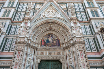 Obraz premium Florence / Italy - September 2015: Decorative elements of the Cathedral (Duomo di Rienze)