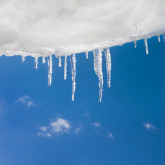 Obraz na płótnie Canvas Snow and icicles
