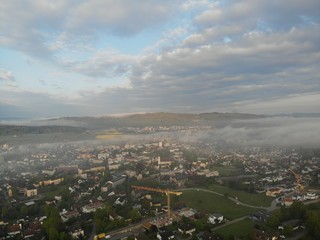 DJI Morgen über der Stadt 
