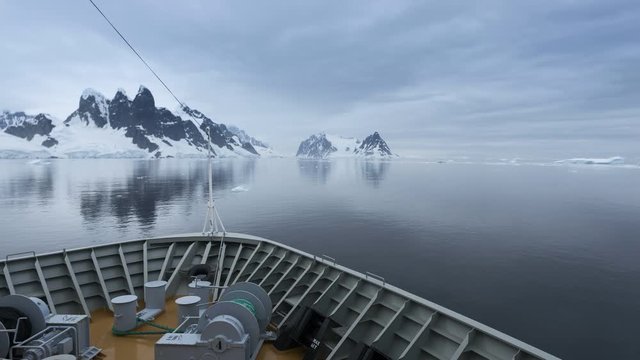 Timelapse from the front of a ship Entering the Lemaire Channel