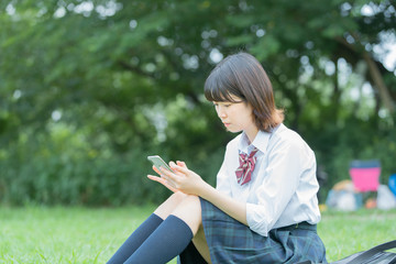 空を指差す女子高生 Wall Mural Wallpaper Murals Maru54 空を指差す女子高生 Wall Mural Wallpaper Murals Maru54