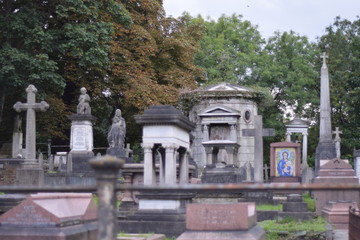 Fototapeta na wymiar old graves and starues london