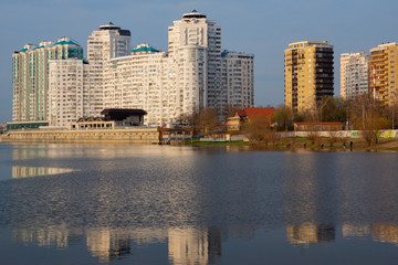 Fototapeta na wymiar A beautiful view of the spring city of Krasnodar