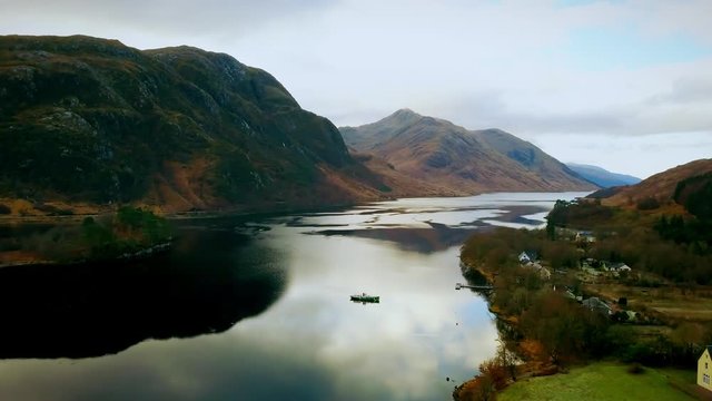Flying over a loch at Glenfinnan in Scotland.
4K 29fps