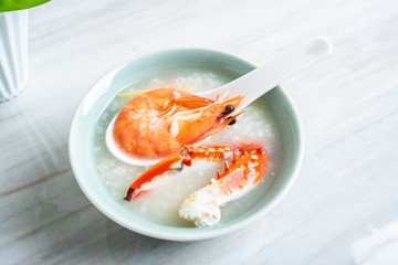 Chinese Chaoshan casserole porridge, a bowl of shrimp and crab porridge