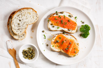 smoked salmon toast with cream cheese and pickle