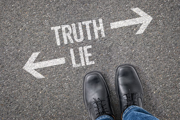 Decision at a crossroad - Truth or Lie
