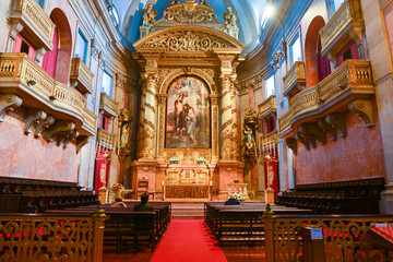 Fototapeta na wymiar Innenansicht Igreja da Trindade in Porto/Portugal