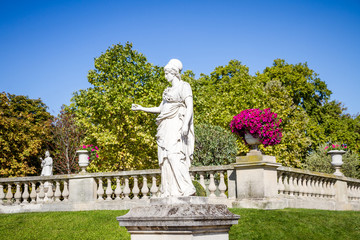 Obraz premium Statue of Minerva in Luxembourg Gardens, Paris