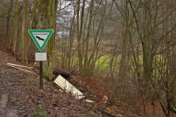 Illegale Sperrmüllentsorgung im Naturschutzgebiet