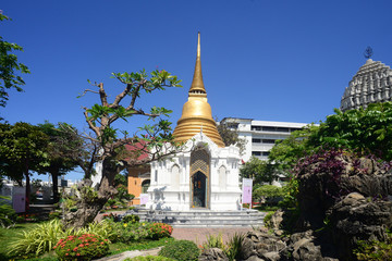 Fototapeta premium Royal Cemetery at Wat Ratchabophit On the west end of the temple grounds is the Royal Cemeter