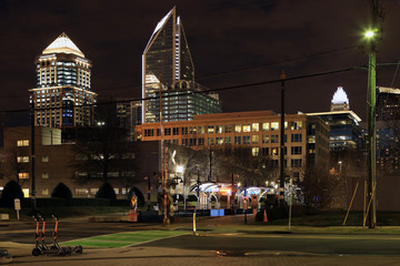 Fototapeta na wymiar Charlotte, North Carolina city center at dusk