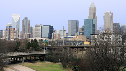 Obraz premium Charlotte, United States skyline and expressway