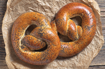 Two pretzels with poppy