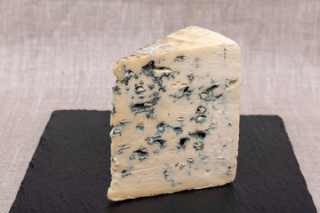 french cow's milk cheese called Bleu d'Auvergne