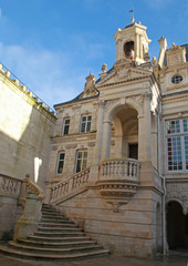 cour intérieure de la mairie de La Rochelle