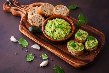 Broad bean hummus