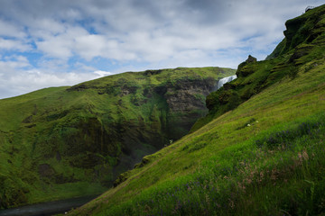 Fototapeta na wymiar Majestic skogafoss in Iceland, cloudy day