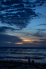 Fototapeta premium A portrait shot of sunset at cochin beach