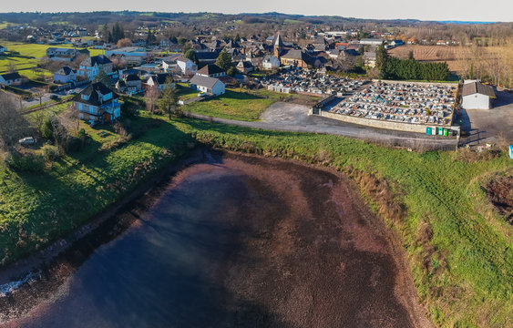 Varetz (Correze, France) - Vue a&eacute;rienne du village