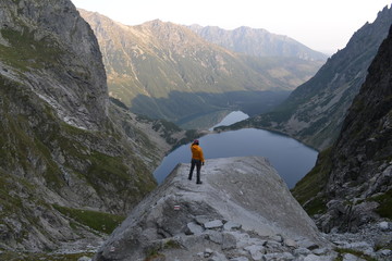 Kobieta na szlaku na Rysy, Tatry © Marta