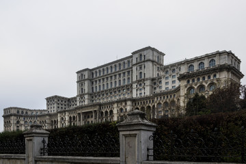 Fototapeta na wymiar Palazzo del Parlamento Bucarest