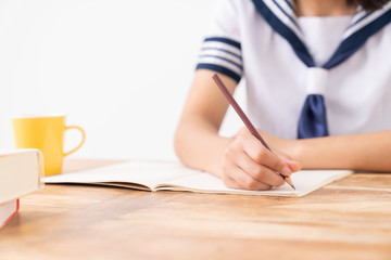 勉強する女の子　制服　イメージ　手元