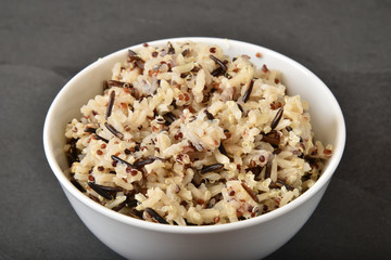 Cooked quinoa and rice blend