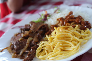spaghetti with meatballs and tomato sauce