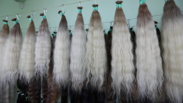 Blonde hair extensions, natural hair extensions, hair extensions show, natural hair