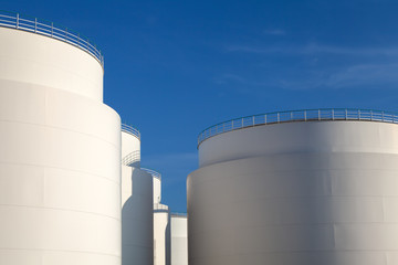 Tanklager für Kraftstoff in einer Raffinerie