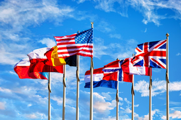 Arromanches. Drapeaux des pays participant au débarquement de Normandie. Calvados. Normandie	
