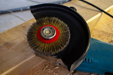 grinder with nozzle for grinding boards