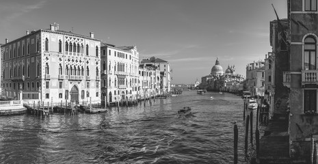 Naklejka premium Venice in Black and White. Art reflections in the days of the carnival. Italy