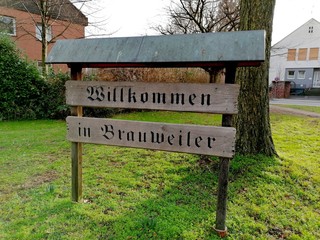 Schild Willkommen in Brauweiler