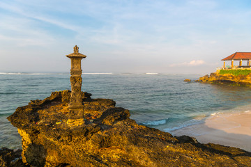 Sonnenaufgang auf Nusa Lembongan bei Bali, Indonesien